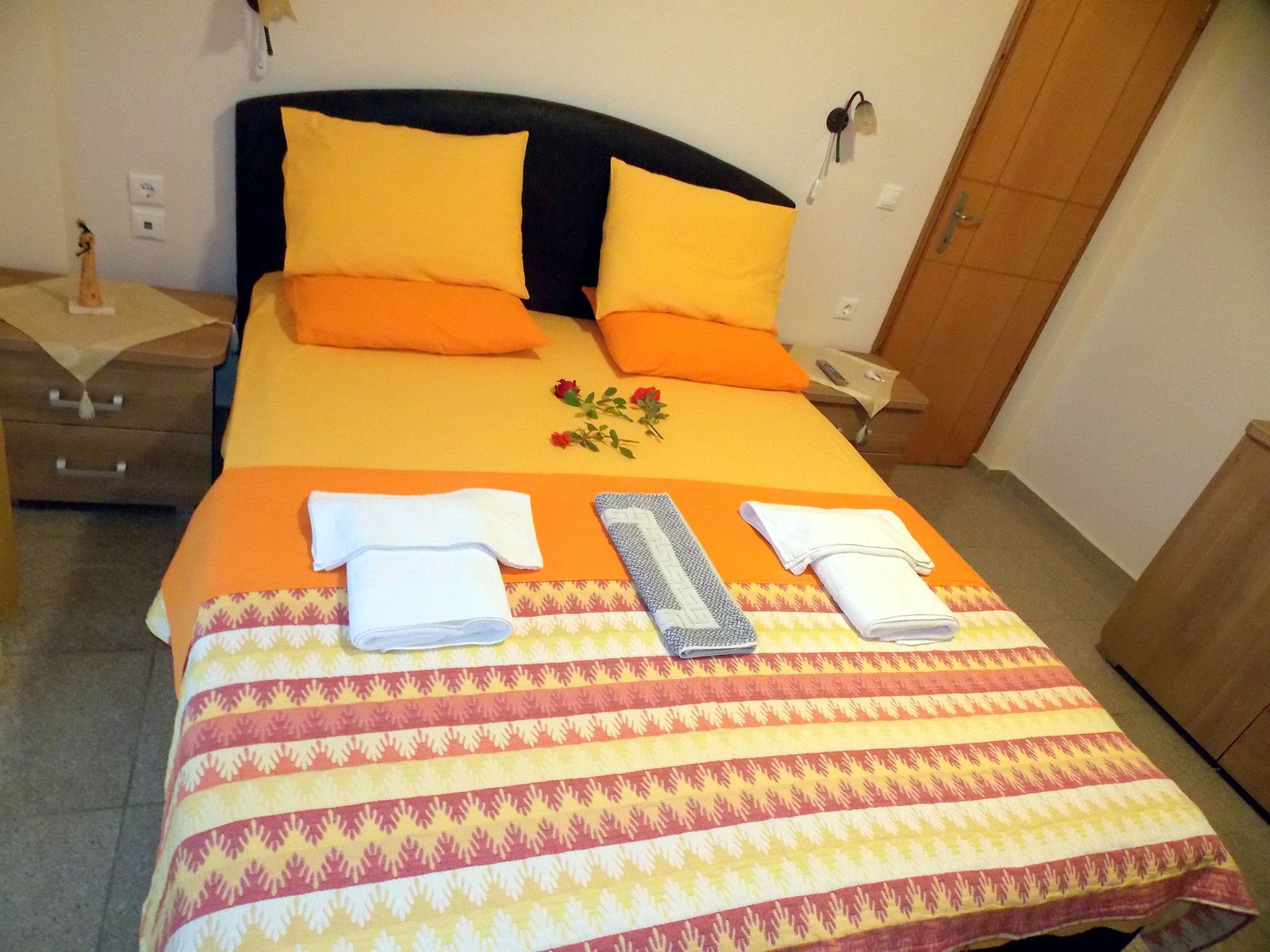 Nikos Apartments Sithonia Exteriör bild
